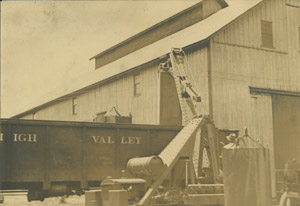 Loading truck with coal containers