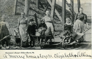 Women coal pickers