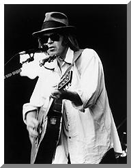 9.3KB, Neil Young performing