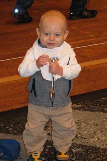 IMG_3268.JPG - The budding stagehand.